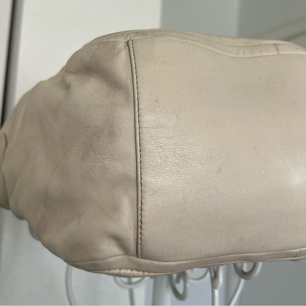 Coach 13412 Bag in off white - Picture 6 of 13